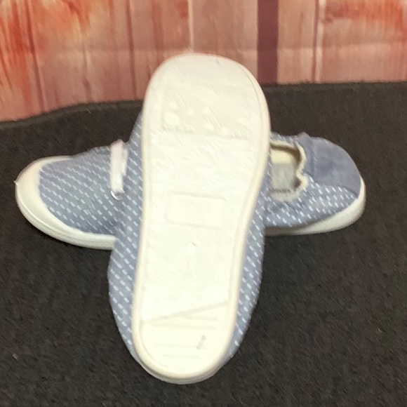 Time in true memory foam easy on off women’s sneaker cute. Size 7NWOT. - Picture 4 of 5